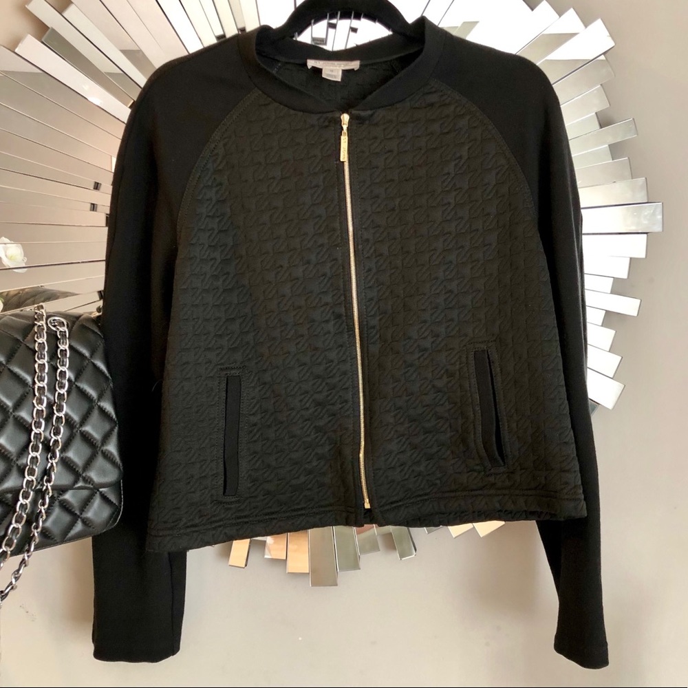 ST. JOHN BOMBER